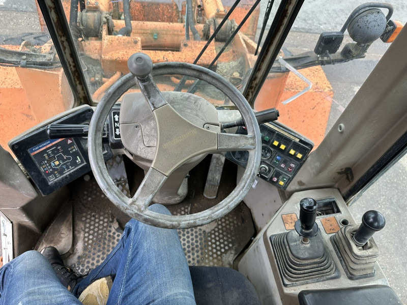 FIAT-HITACHI FR 130 13T - 4x4 LOADER - IVECO 6 CYLINDER - Fiat-Hitachi FR 130 chargeuse sur pneus 13 T 4x4 - image 14