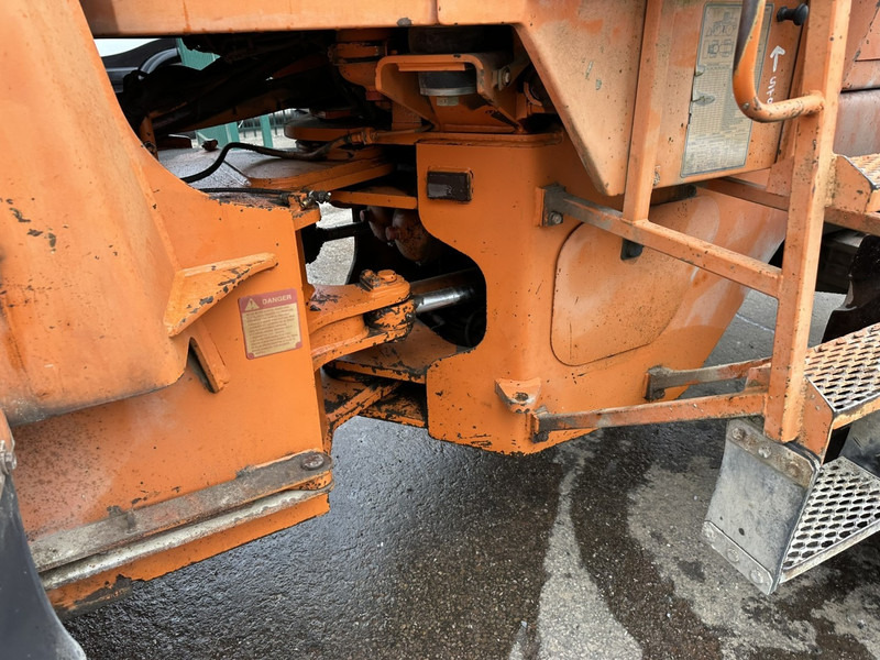 FIAT-HITACHI FR 130 13T - 4x4 LOADER - IVECO 6 CYLINDER - Fiat-Hitachi FR 130 chargeuse sur pneus 13 T 4x4 - image 21