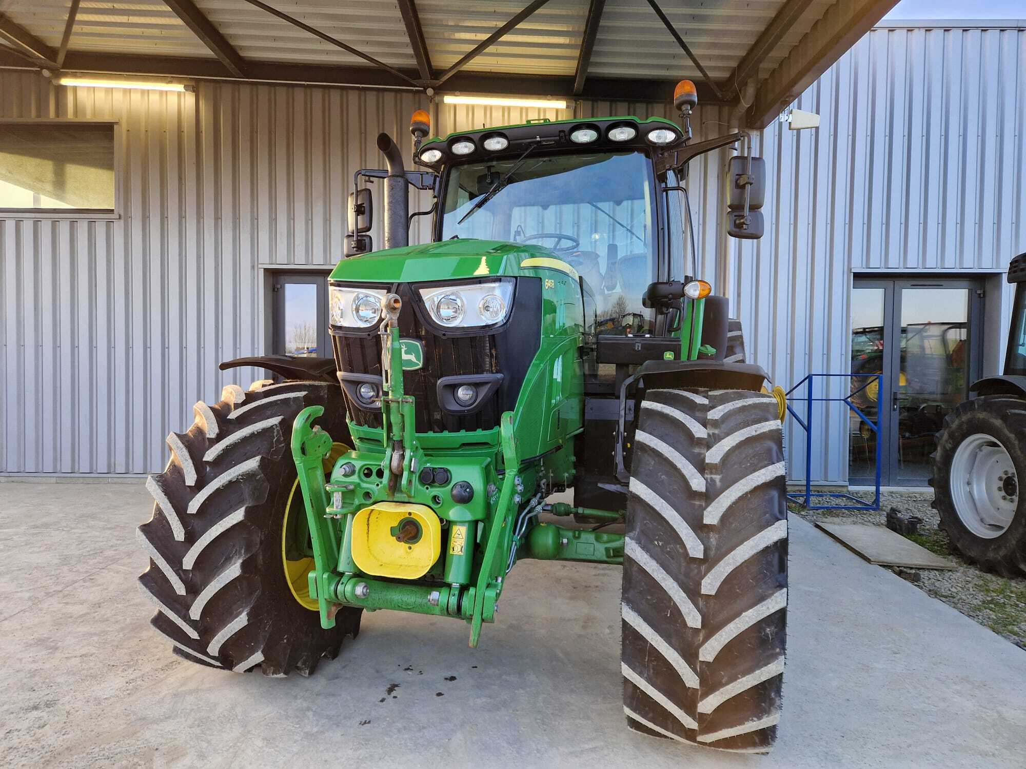 Agpjohn-deere-6145r-autopower-B Tracteur 6145r Autopower John Deere — image 4