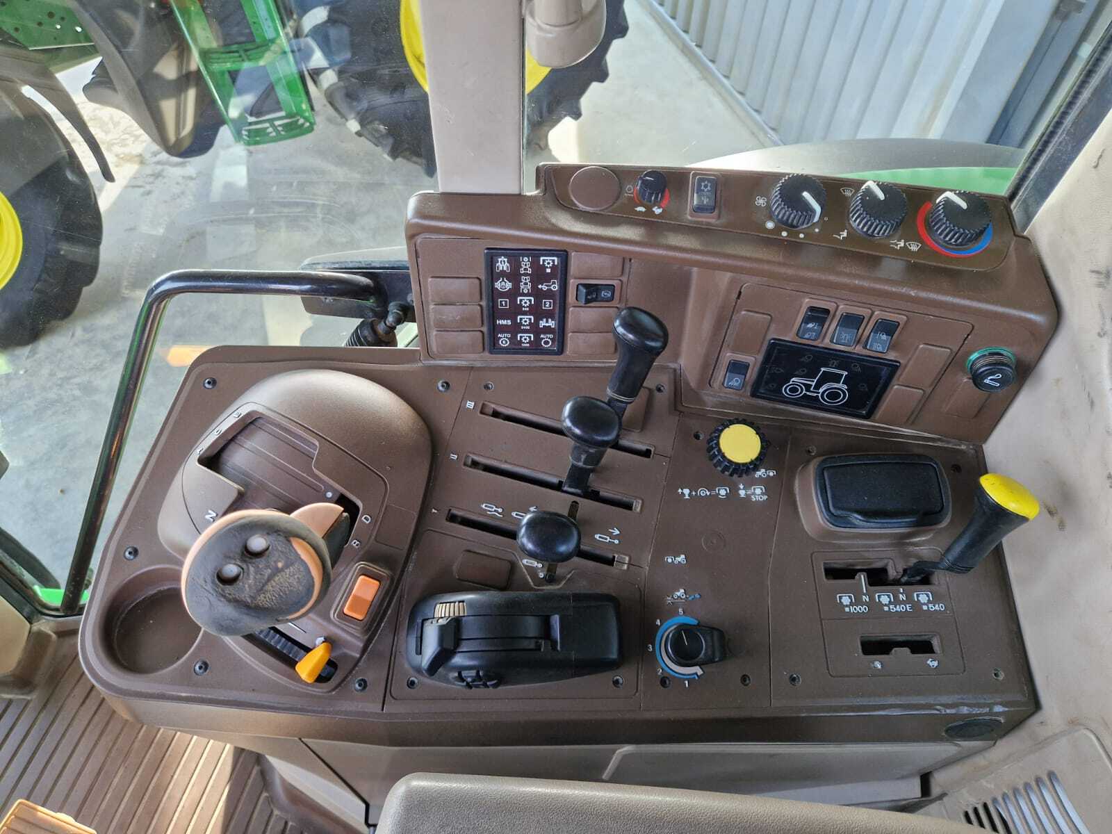 Agpjohn-deere-6820-premium-power-quad-N Tracteur 6820 Power Quad John Deere — image 15