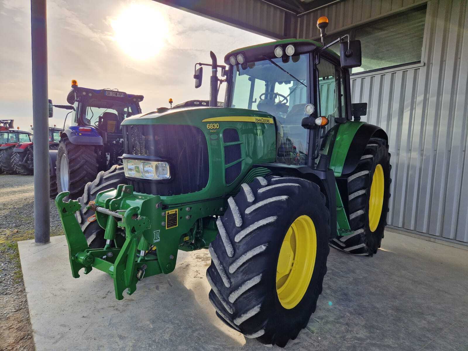 Agpjohn-deere-6830-premium-power-quad-A Tracteur Premium 6830 John Deere — image 2