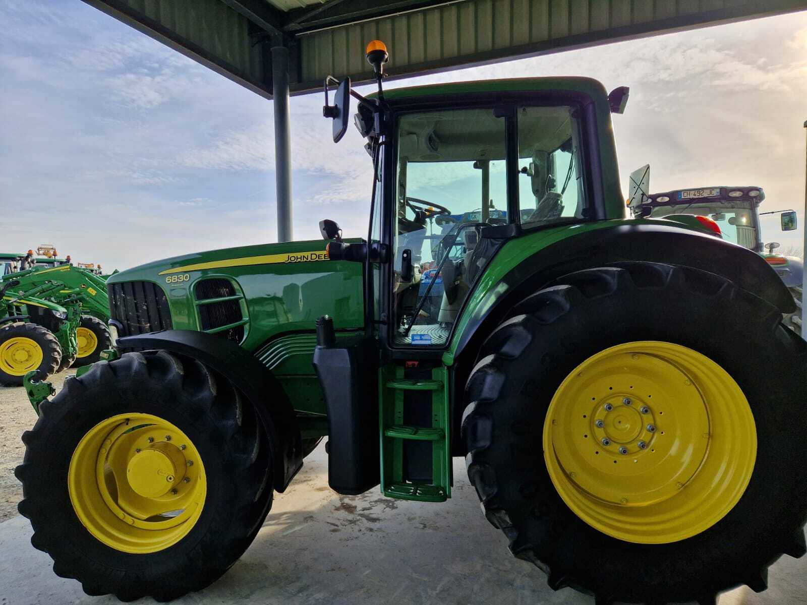 Agpjohn-deere-6830-premium-power-quad-D Tracteur Premium 6830 John Deere — image 5