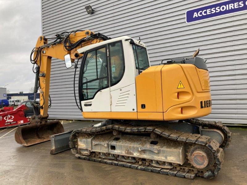 65b35784a2c44 Pelle à chenilles Liebherr R914 Compact Occasion — image 8