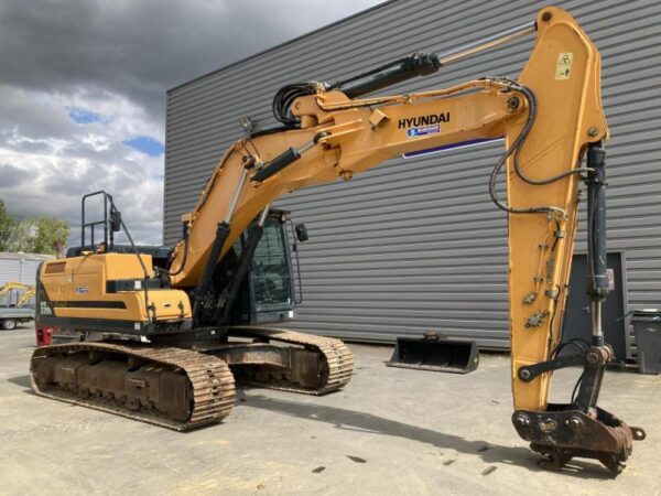 66c5a98f0569d-600x450 Pelle à chenilles Hyundai HX220L — image 7