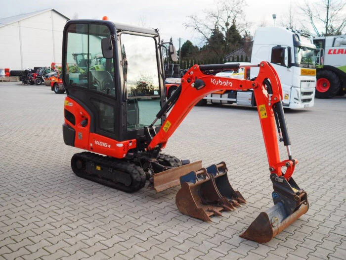 KubotaKX016-4_2022_1_1024x1024 Kubota KX016-4 Mini-pelle avec cabine 2022 Occasion Très bon état — image 2