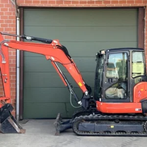 Mini-pelle avec cabine climatisée 2016 Kubota KX057-4 Occasion Très bon état — image 12