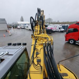 Komatsu PC228 US LC Track — image 4