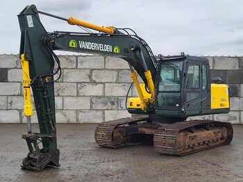 Occasion-Machine-de-construction-Hyundai-ROBEX-180-Track-202 Komatsu PC228 US LC Track — image 2