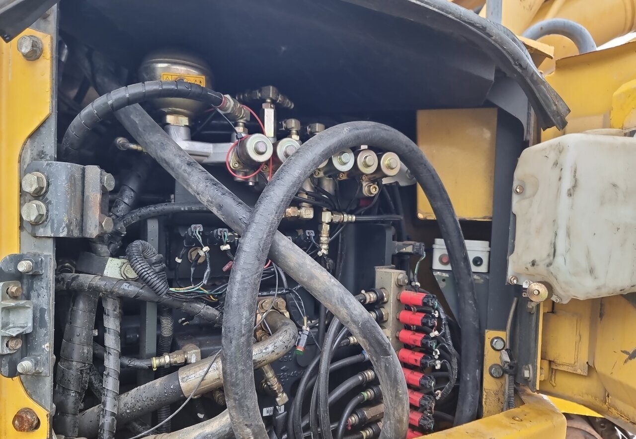 Occasion-Machine-de-construction-Komatsu-PC228-Track-2025_31-27 Komatsu PC228 US LC Track — image 25