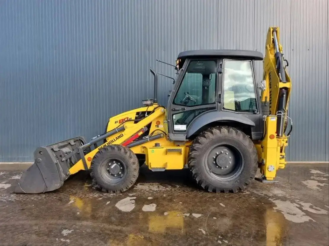 77G7TT New Holland B80B 2022 — image 3