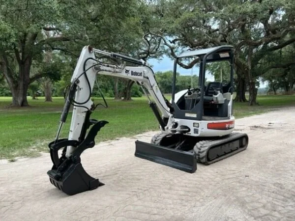 BF67T45 Bobcat 425G , 2,7T + 4 Godets 2008 — image 3