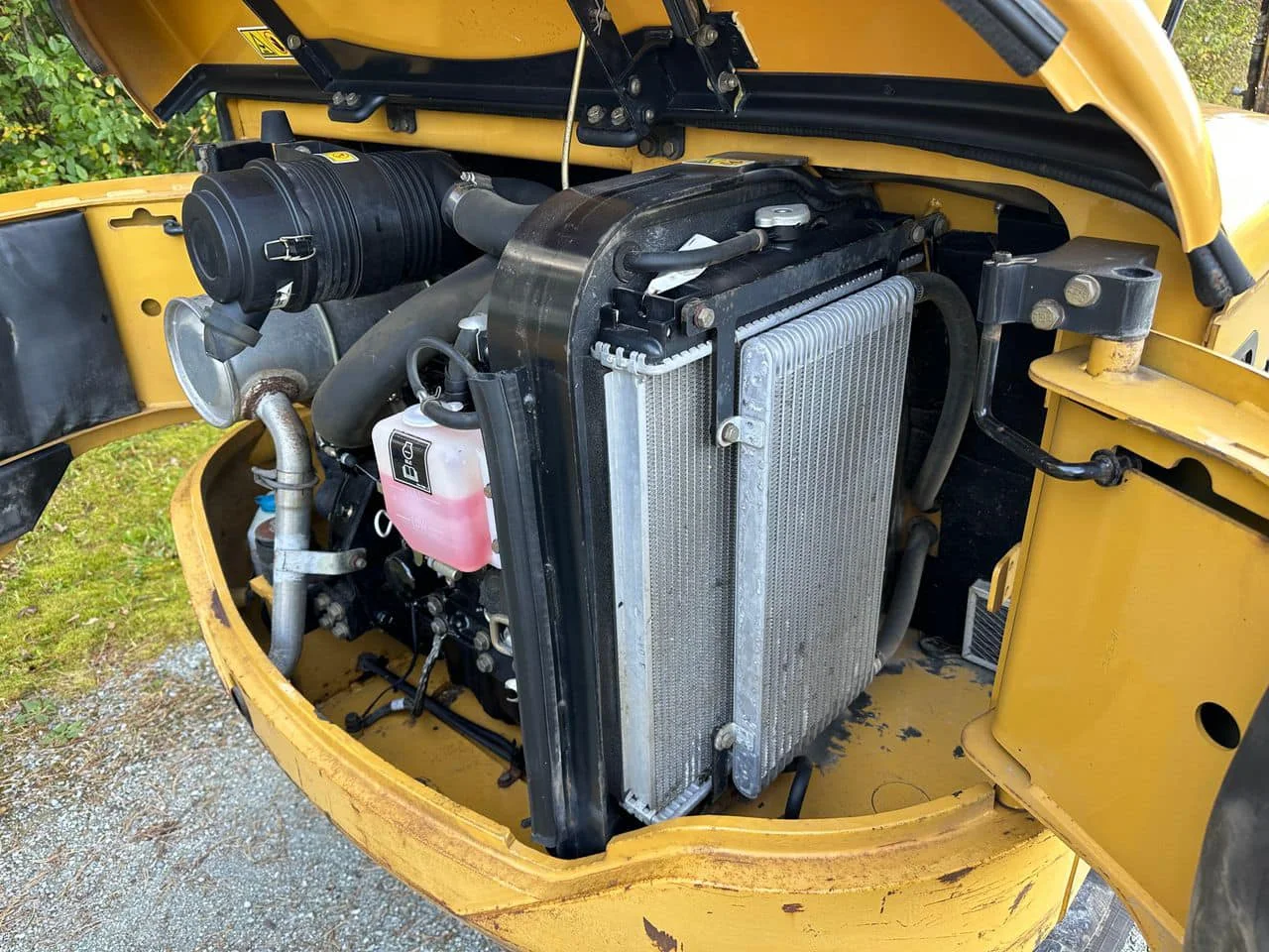 BVG67I Cat 302.5C + 4 Godets et Inclinable 2006 — image 3