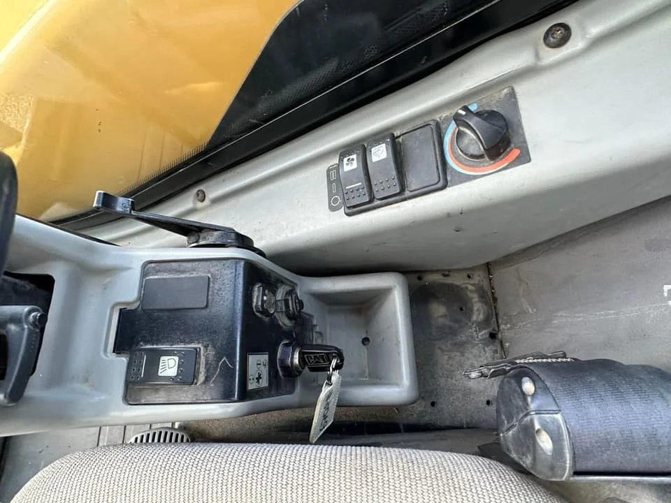 CCRR4E Cat 302.5C + 4 Godets et Inclinable 2006 — image 6