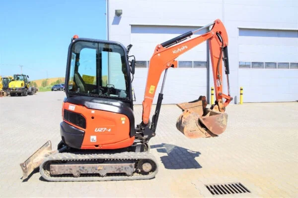 CDF58AHF Kubota U 27-4 + 3 Godets et Attache rapide 2015 — image 8