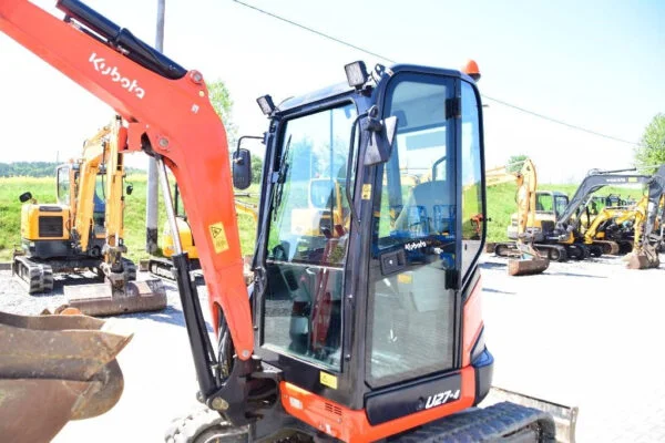 CDVFZ5 Kubota U 27-4 + 3 Godets et Attache rapide 2015 — image 9