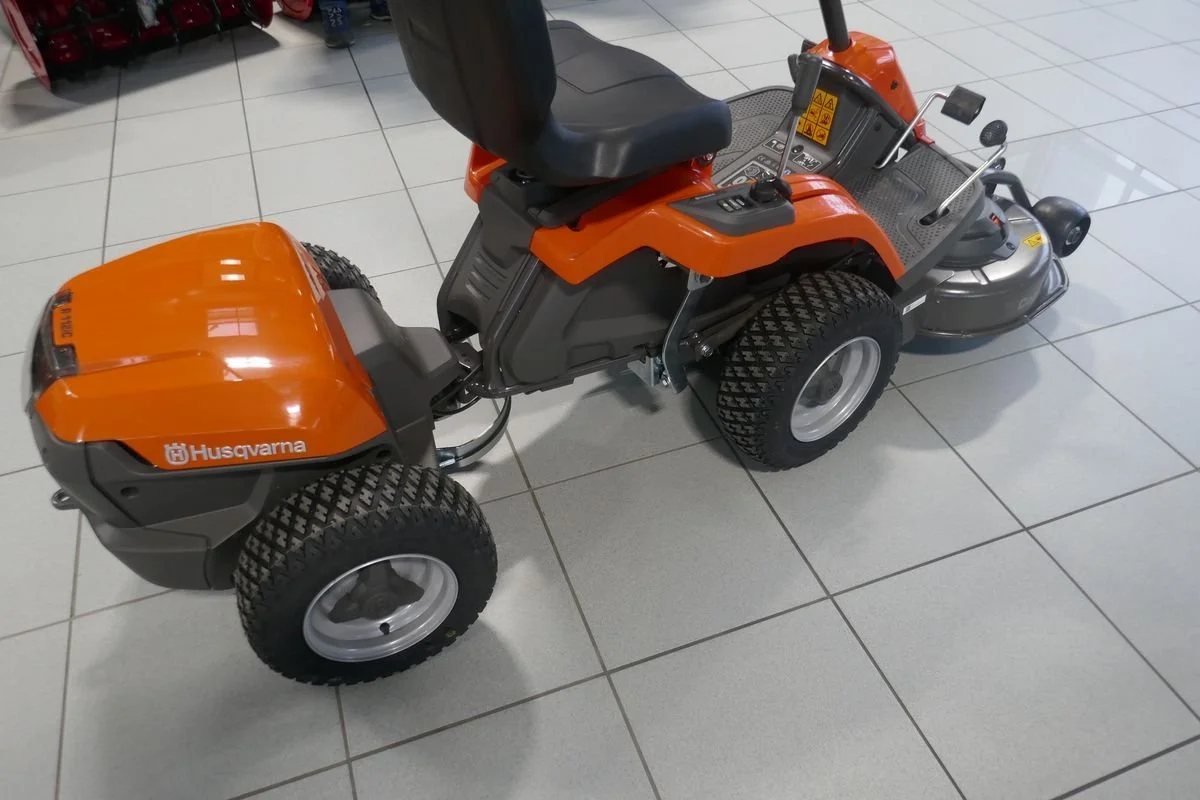 CVF45R Tondeuse autoportée R 112iC HUSQVARNA — image 4