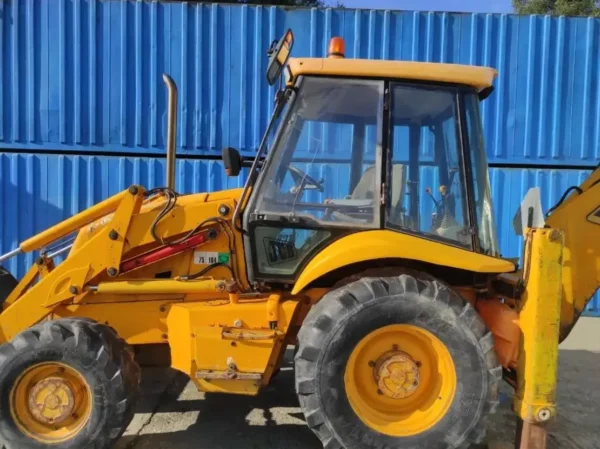 FVTTRT Tractopelle polyvalent et robuste JCB 3CX 2000 — image 7