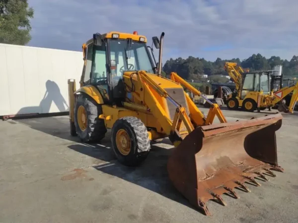 H7678T Tractopelle polyvalent et robuste JCB 3CX 2000 — image 11