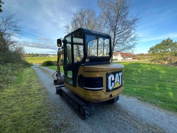 HY67O Cat 302.5C + 4 Godets et Inclinable 2006 — image 23
