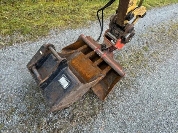 JH77T Cat 302.5C + 4 Godets et Inclinable 2006 — image 25