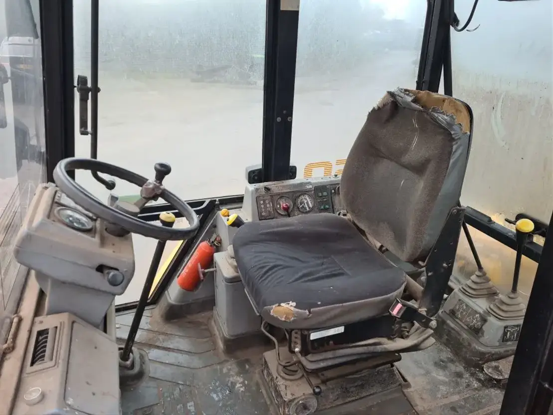 JNJ75T Massey Ferguson 860 backhoe 1995 — image 7