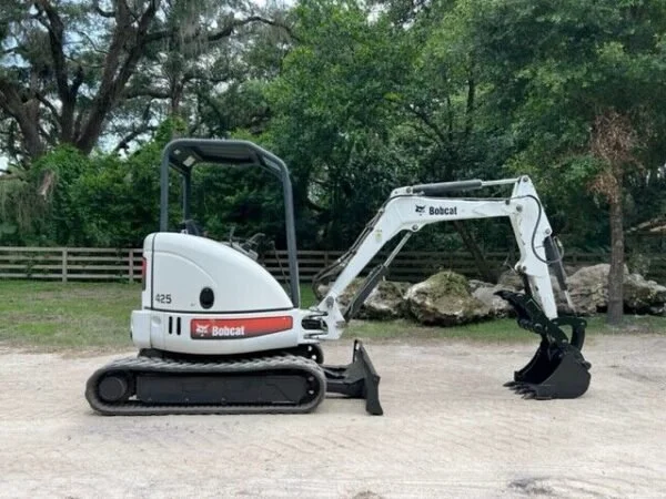 R3SR3F Bobcat 425G , 2,7T + 4 Godets 2008 — image 8