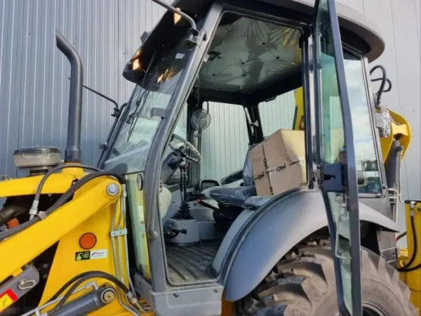 T556TRRY New Holland B80B 2022 — image 14