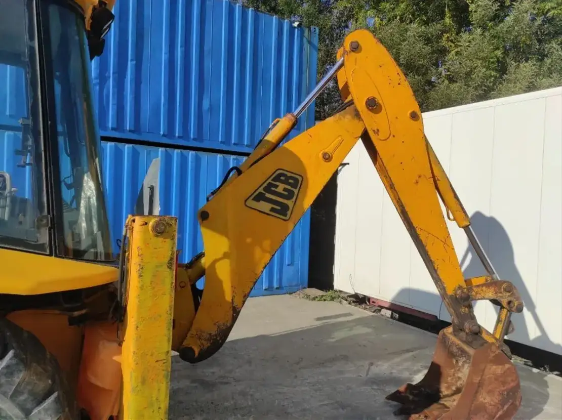 VCG76T Tractopelle polyvalent et robuste JCB 3CX 2000 — image 14
