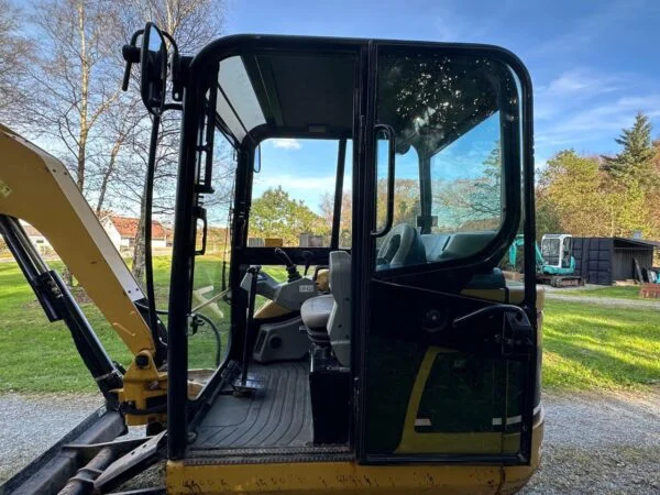 VG568YT Cat 302.5C + 4 Godets et Inclinable 2006 — image 39