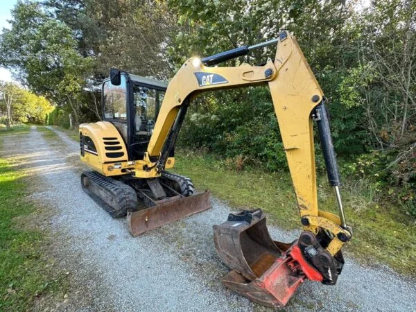 Cat 302.5C + 4 Godets et Inclinable 2006 — image 40