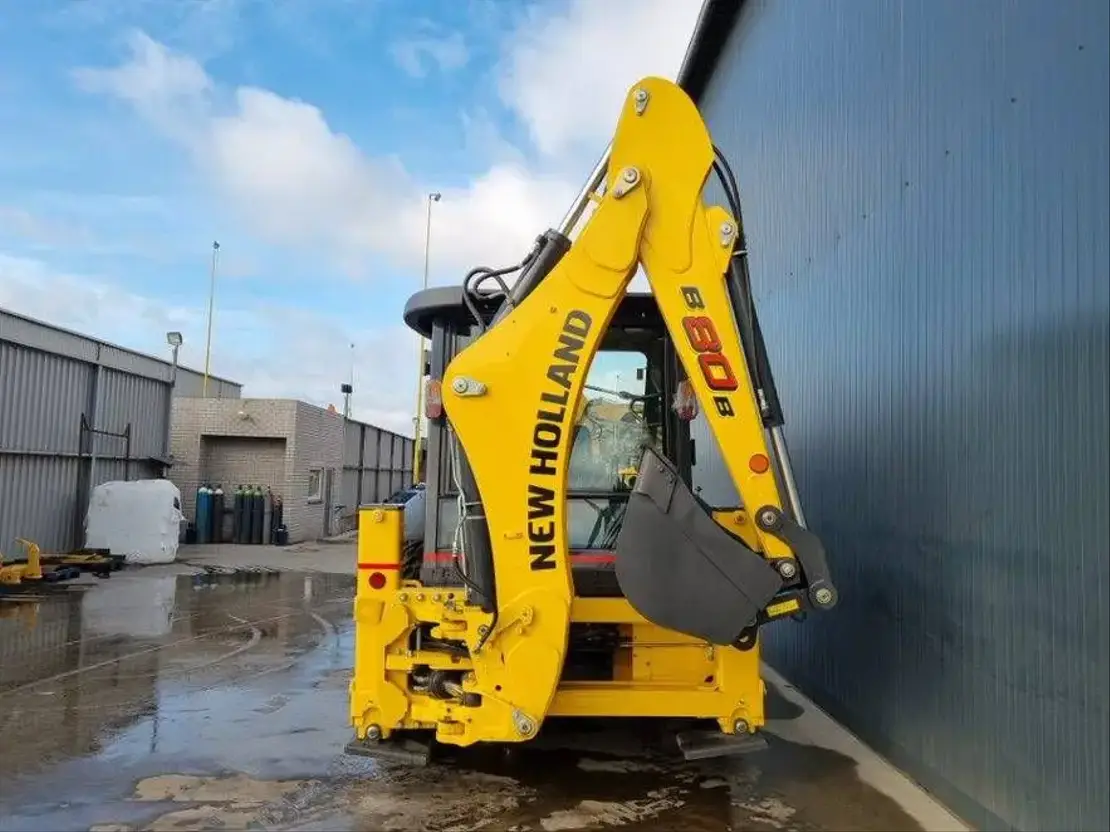 VTT66YJ New Holland B80B 2022 — image 18