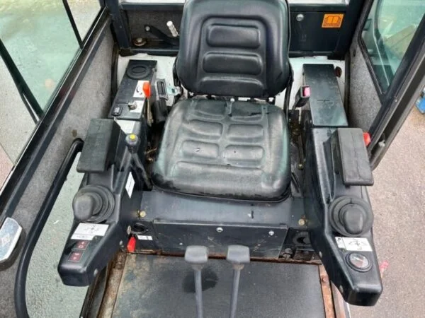 VZR5Z Bobcat 320 , 1,5T + 3 Godets — image 9