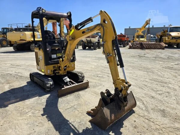 XWXZE224E Caterpillar 301.7 CR + 3 Godets + Remorque 2021 — image 26