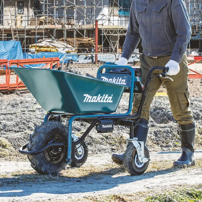 0557449_006_25d4d1e4c45f06ca4309f5b-1 Makita Brouette transporteur à assistance DCU180Z LXT 18V Li-ion au pneu agricole — image 6
