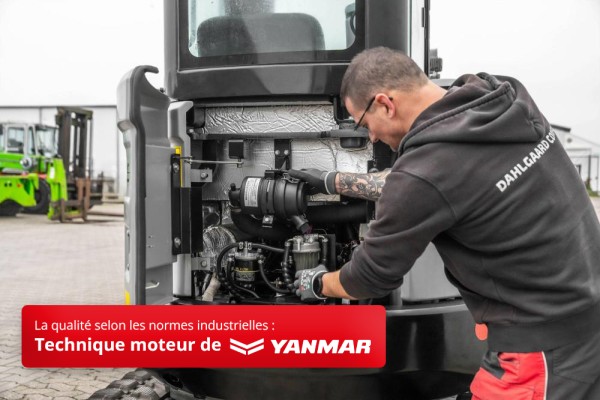 Minipelle_Bobmaster_Ultimate_2600_kg_avec_bras_pivotant_07_25554_600x600 Compartec Mini-pelle Bobmaster Ultimate Moteur diesel Yanmar, 2680 kg avec bras articulé + joystick — image 7