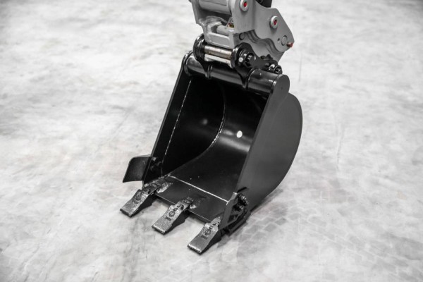 Minipelle_Bobmaster_Ultimate_2600_kg_avec_bras_pivotant_12_25559_600x600 Compartec Mini-pelle Bobmaster Ultimate Moteur diesel Yanmar, 2680 kg avec bras articulé + joystick — image 12