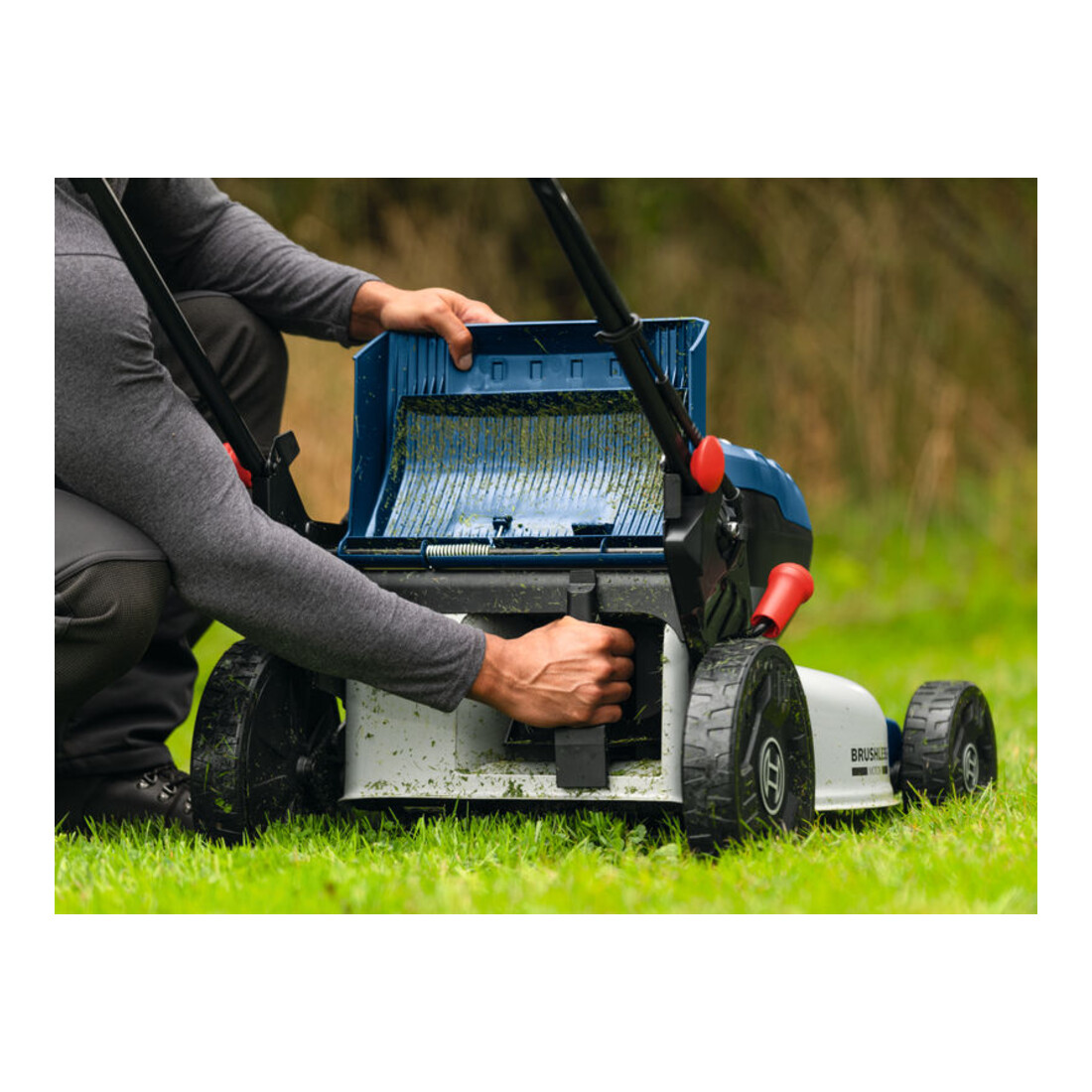 Bosch Bosch Tondeuse à gazon sans fil GRA18V2-46SP, 2x EXBA18V-55 vue 2 Bosch Bosch Tondeuse à gazon sans fil GRA18V2-46SP, 2x EXBA18V-55 vue 2