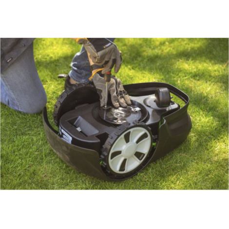 GREENWORKS Greenworks – Robot tondeuse Optimow 5 – Tonte autonome jusqu'à 550 m² – Largeur de coupe 18 cm – Inclinaison max. 30 % – Moteur Brushless vue 3 GREENWORKS Greenworks – Robot tondeuse Optimow 5 – Tonte autonome jusqu'à 550 m² – Largeur de coupe 18 cm – Inclinaison max. 30 % – Moteur Brushless vue 3