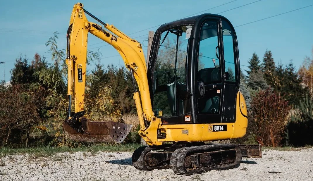 j1-8 JCB 8029 CTS + 3 GODETS – Mini Pelle 2,9T — image 3