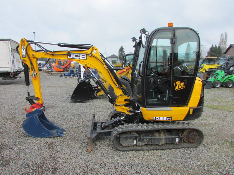 JCB 8029 CTS JCB 8029 CTS + 3 GODETS – Mini Pelle 2,9T vue 8 JCB 8029 CTS JCB 8029 CTS + 3 GODETS – Mini Pelle 2,9T vue 8