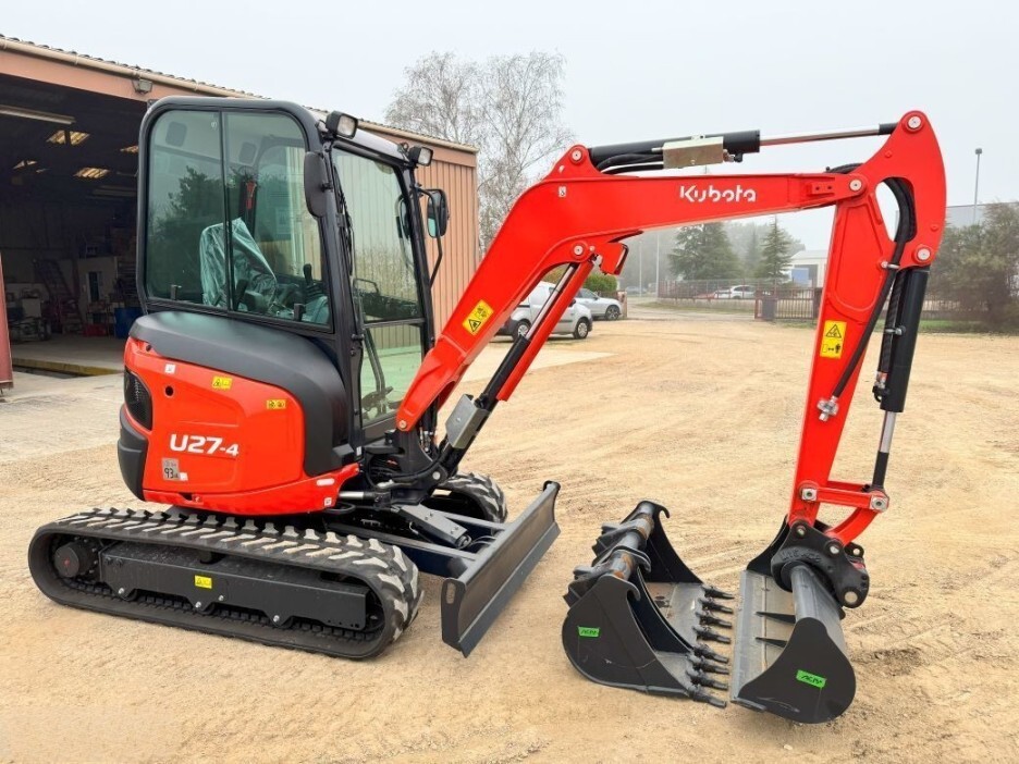 Kubota U27-4 KUBOTA U27-4 NEUVE + 3 GODETS - Mini Pelle 2,6T vue principale