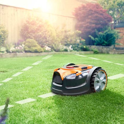 LAWNMASTER Lawnmaster – Robot tondeuse VBRM16 OcuMow™ pour pelouses jusqu'à 100m² – Coupe 20-60 mm – Batterie lithium-ion 24V 4.0Ah – Chargeur rapide inclus vue 2 LAWNMASTER Lawnmaster – Robot tondeuse VBRM16 OcuMow™ pour pelouses jusqu'à 100m² – Coupe 20-60 mm – Batterie lithium-ion 24V 4.0Ah – Chargeur rapide inclus vue 2