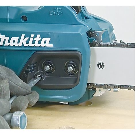 MAKITA Tronçonneuse MAKITA DUC355Z - 36 V - 2 x 18 V Li-Ion - 35 cm - Sans batterie, ni chargeur vue 5 MAKITA Tronçonneuse MAKITA DUC355Z - 36 V - 2 x 18 V Li-Ion - 35 cm - Sans batterie, ni chargeur vue 5