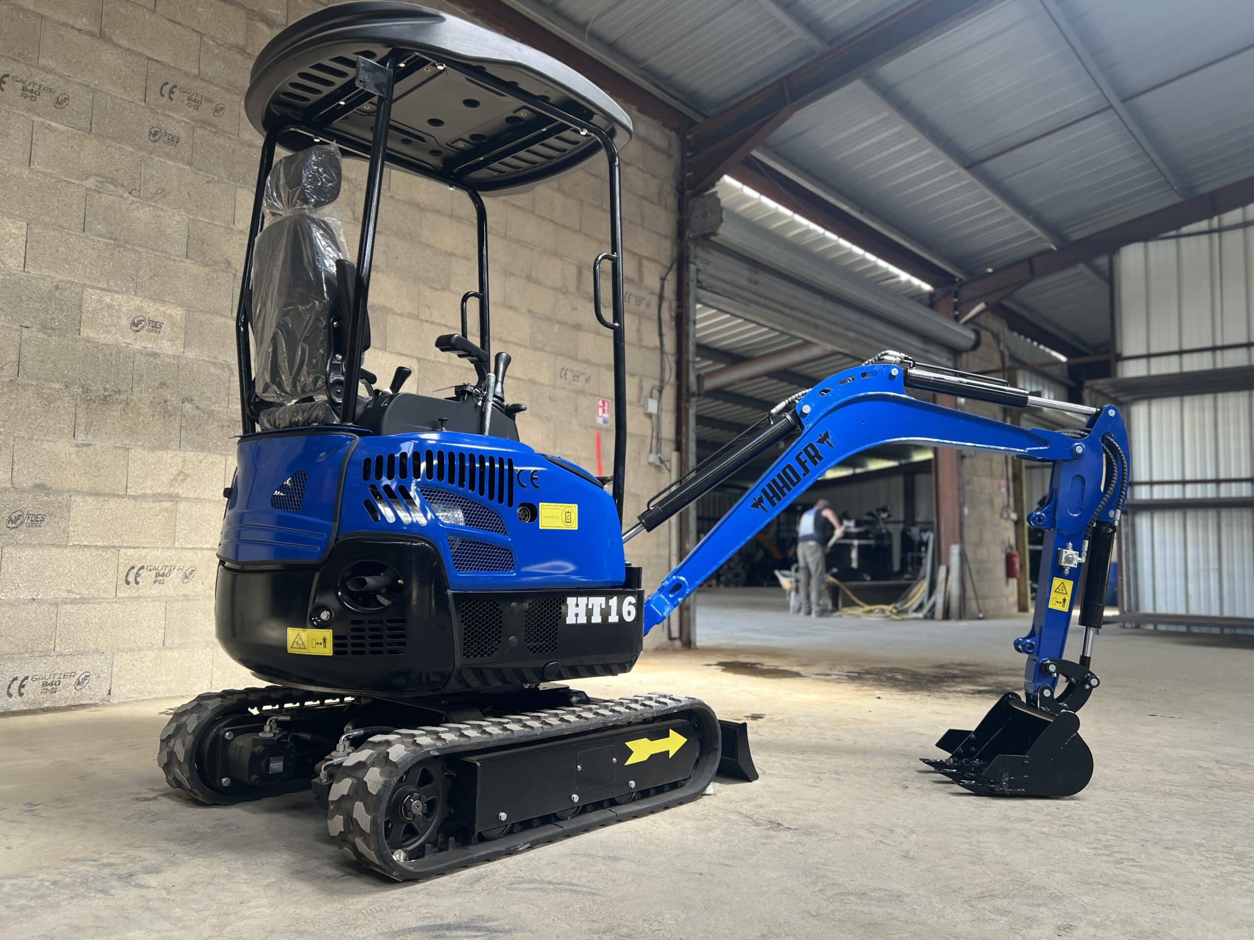 HT16 Mini pelle HT16 vue 2 HT16 Mini pelle HT16 vue 2