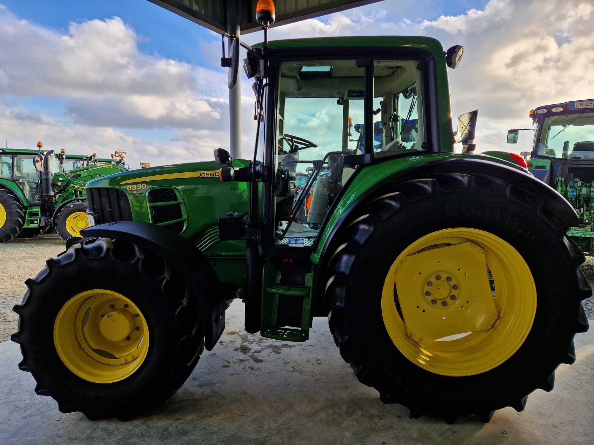 SOEMP Tracteur 6330 Premium John Deere Tracteur 6330 Premium John Deere — image 6