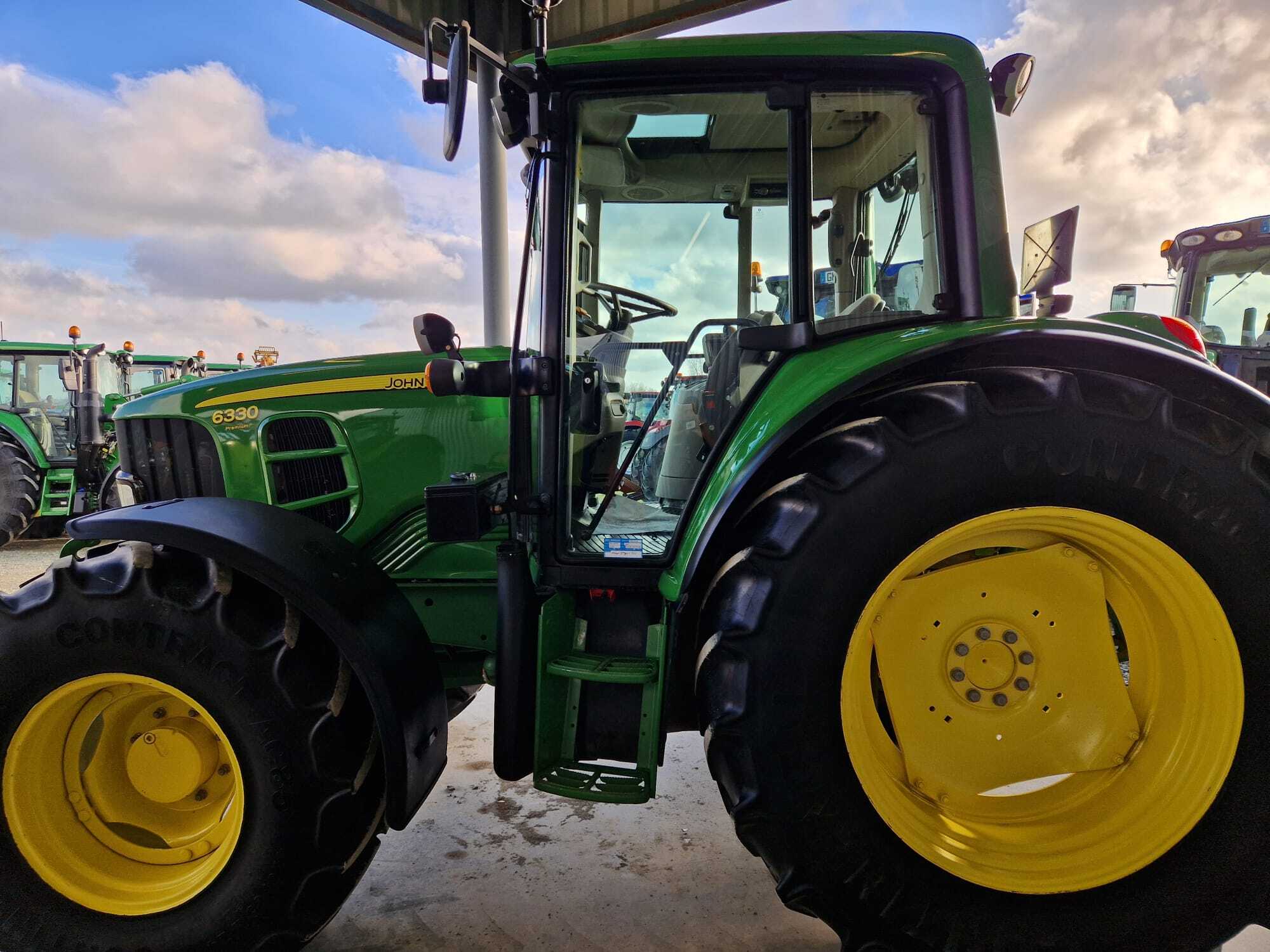 SOEMP Tracteur 6330 Premium John Deere Tracteur 6330 Premium John Deere — image 7